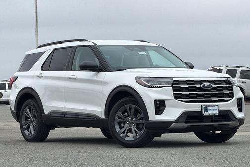 Star White Metallic Tri-Coat 2026 Ford Explorer Active