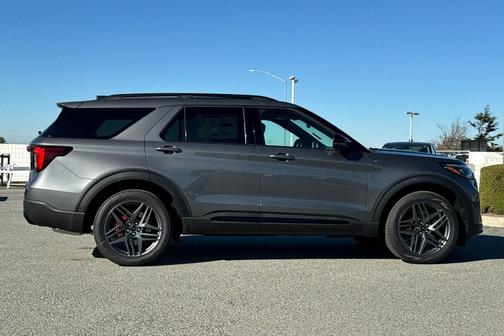 Carbonized Gray Metallic 2026 Ford Explorer ST-Line
