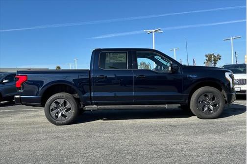 2025 Ford F-150 Lightning LARIAT