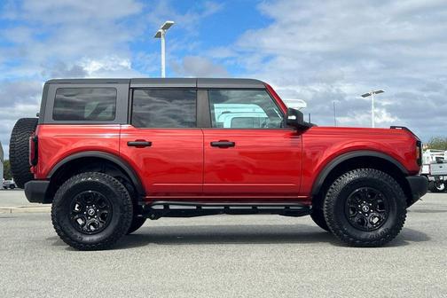 Hot Pepper Red Metallic Tinted Clearcoat 2022 Ford Bronco Wildtrak