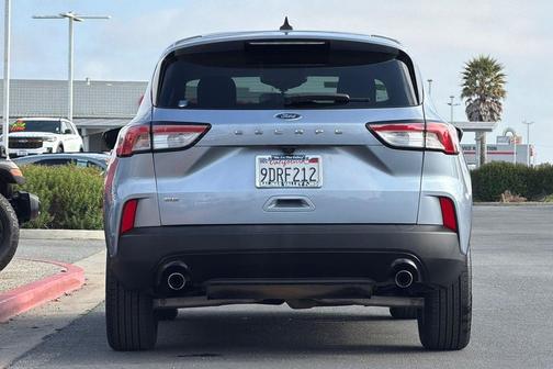 Iced Blue Silver Metallic 2022 Ford Escape SE