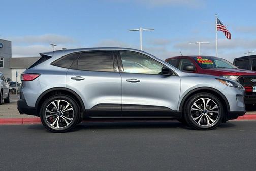 Iced Blue Silver Metallic 2022 Ford Escape SE