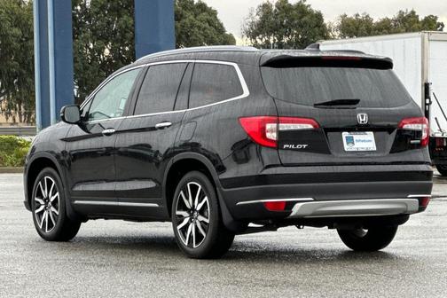 2022 Honda Pilot Touring 8-Passenger