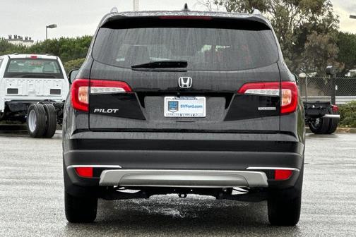 2022 Honda Pilot Touring 8-Passenger