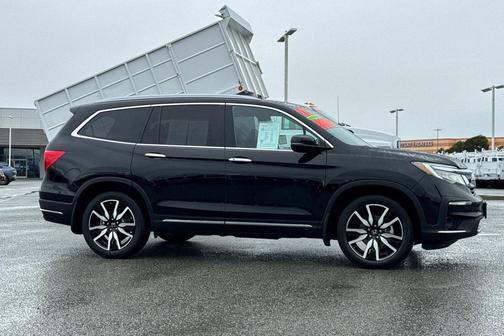 2022 Honda Pilot Touring 8-Passenger