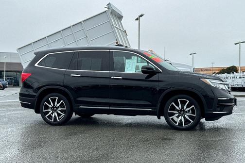 2022 Honda Pilot Touring 8-Passenger