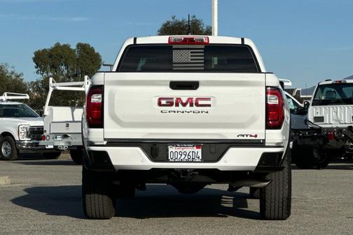 2024 GMC Canyon AT4