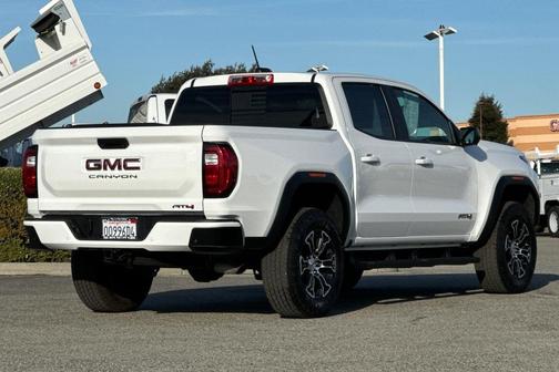 2024 GMC Canyon AT4