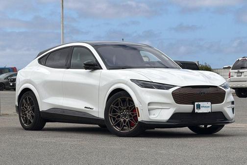 Star White Metallic Tri-Coat 2025 Ford Mustang Mach-E GT