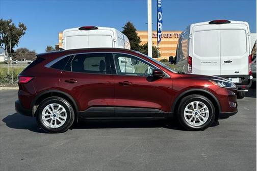 2021 Ford Escape SE