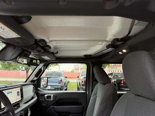 Granite Crystal Metallic Clearcoat 2026 Jeep Wrangler Willys