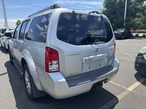 2008 Nissan Pathfinder SE