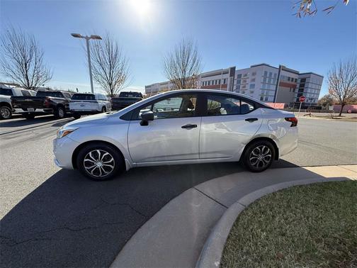 2021 Nissan Versa 1.6 S