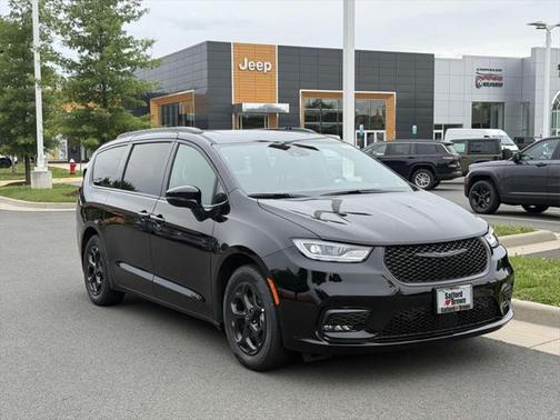 2025 Chrysler Pacifica Hybrid Premium S Appearance Pkg