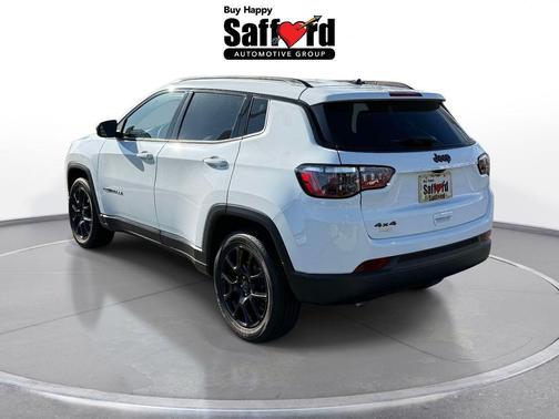 Bright White Clearcoat 2025 Jeep Compass Latitude