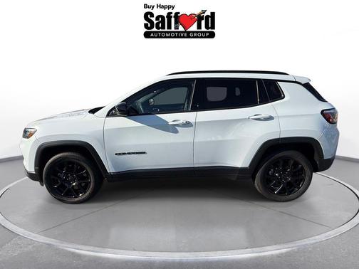 Bright White Clearcoat 2025 Jeep Compass Latitude