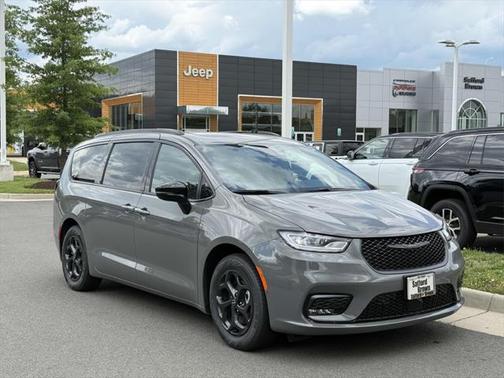 2025 Chrysler Pacifica Hybrid Premium S Appearance Pkg