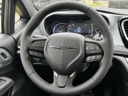 2025 Chrysler Pacifica Hybrid Premium S Appearance Pkg