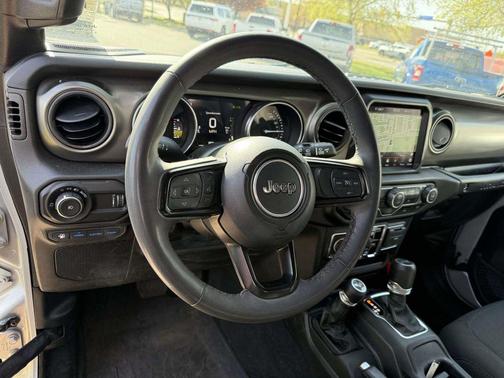 Silver Zynith Clearcoat 2023 Jeep Wrangler 4xe Willys