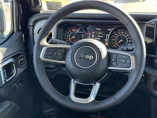 2025 Jeep Wrangler 4-Door Sahara 4x4