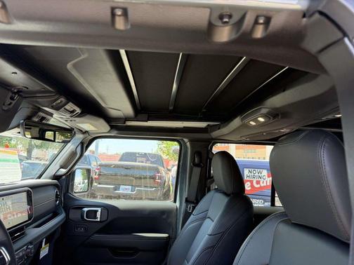 Anvil Clearcoat 2026 Jeep Wrangler 4-Door Sahara 4x4