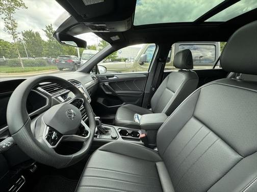 2024 Volkswagen Tiguan 2.0T SE R-Line Black 4MOTION