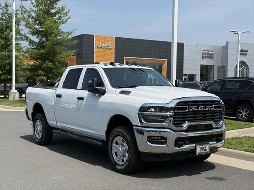 2025 RAM 2500 Tradesman Crew Cab 4x4 6'4' Box
