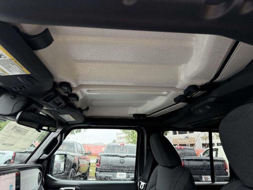 Granite Crystal Metallic Clearcoat 2025 Jeep Wrangler Sport S