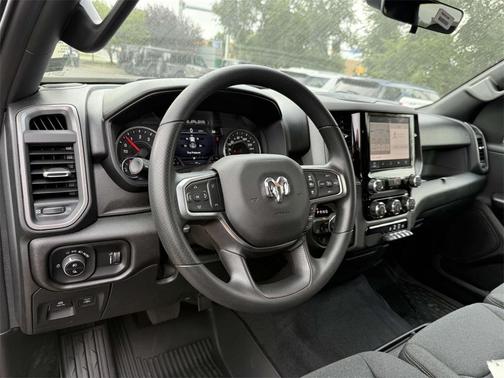 2026 RAM 1500 Warlock Crew Cab 4x4 5'7' Box
