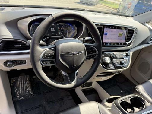 Fathom Blue Pearlcoat 2023 Chrysler Pacifica Touring L