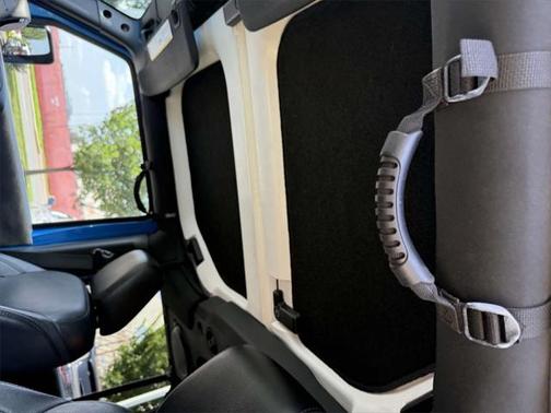 2014 Jeep Wrangler Unlimited Altitude