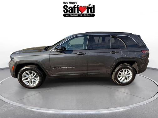 Baltic Gray Metallic Clearcoat 2024 Jeep Grand Cherokee Laredo