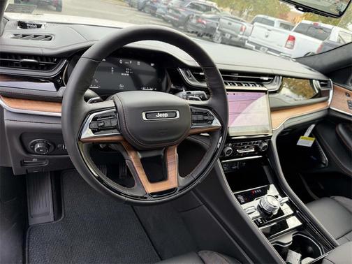 2025 Jeep Grand Cherokee L Summit Reserve