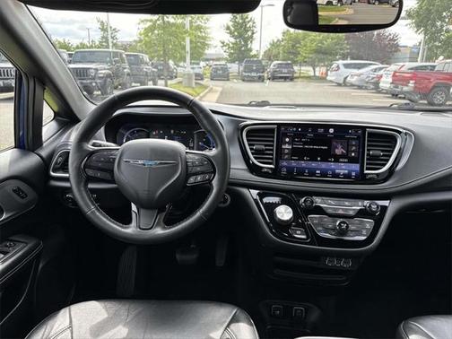 2021 Chrysler Pacifica Hybrid Touring L