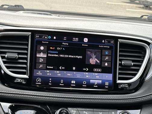 2021 Chrysler Pacifica Hybrid Touring L