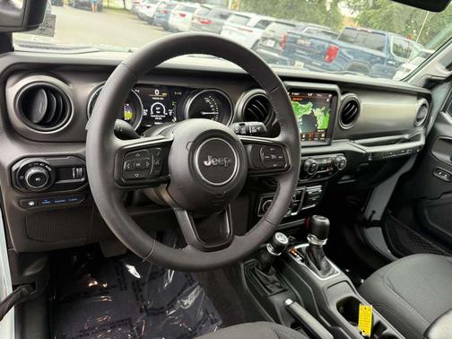 Earl Clearcoat 2023 Jeep Wrangler 4xe Willys