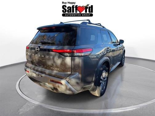 2022 Nissan Pathfinder SL 4WD