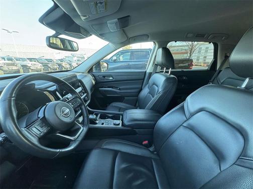 2022 Nissan Pathfinder SL 4WD