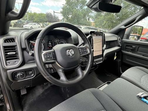 2025 RAM 2500 Tradesman Crew Cab 4x4 6'4' Box