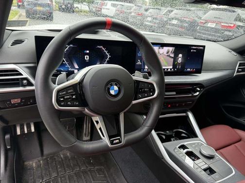 Mineral White Metallic 2025 BMW M240 i