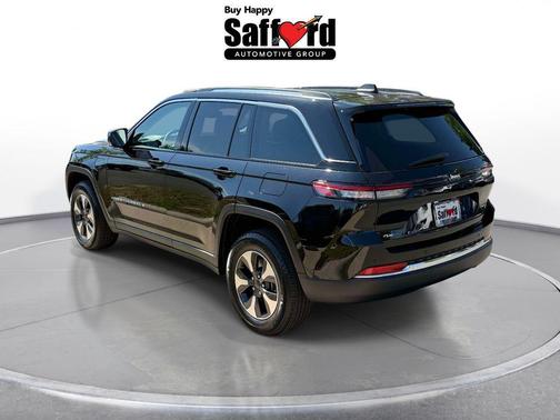Diamond Black Crystal Pearlcoat 2023 Jeep Grand Cherokee 4xe Base