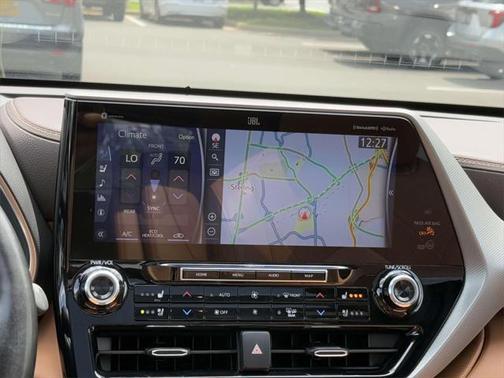 2022 Toyota Highlander Platinum