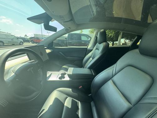 Red Multi-Coat 2021 Tesla Model Y Performance Dual Motor All-Wheel Drive
