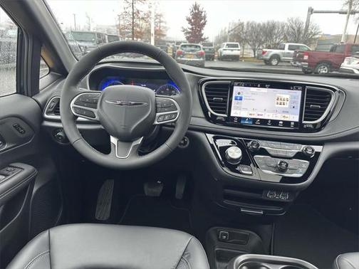 2025 Chrysler Pacifica L