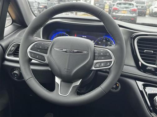 2025 Chrysler Pacifica L