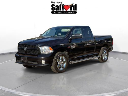 Brilliant Black Crystal Pearlcoat 2019 RAM 1500 Express