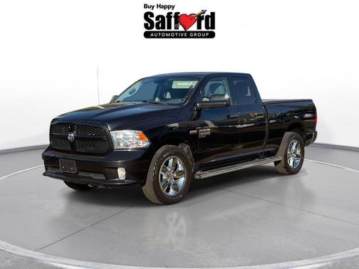 Brilliant Black Crystal Pearlcoat 2019 RAM 1500 Express