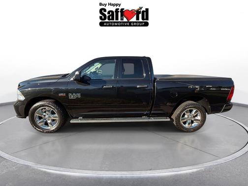Brilliant Black Crystal Pearlcoat 2019 RAM 1500 Express
