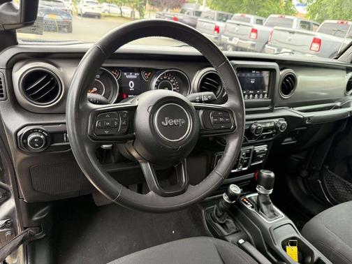Granite Crystal Metallic Clearcoat 2023 Jeep Gladiator Sport S