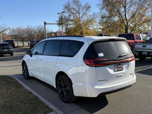 2026 Chrysler Pacifica Limited